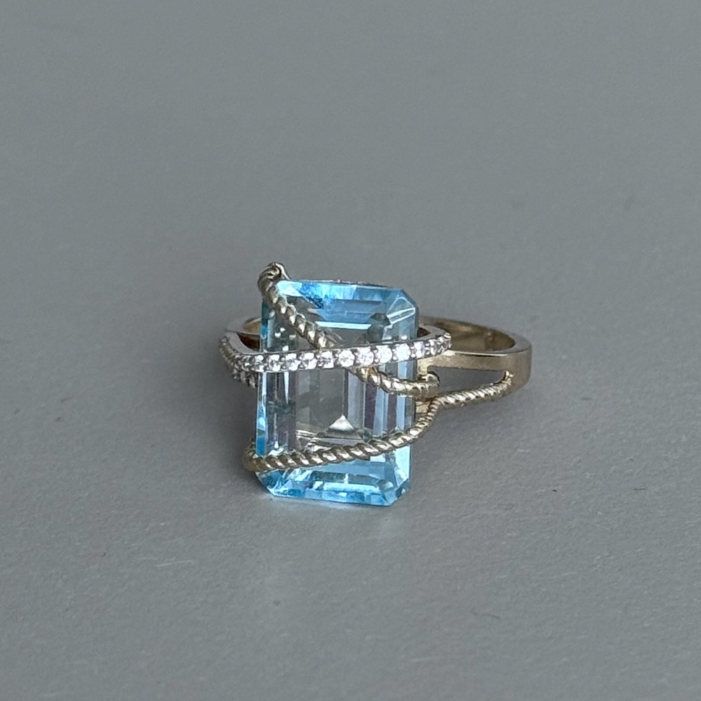 NWT 14k gold ring